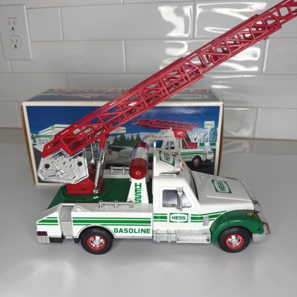 1994 Hess Fire Truck & Ladder Rescue Battery Operated  New in Box  Tested 2avail